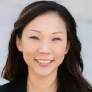 Associate Dean Esther Kwon Headshot