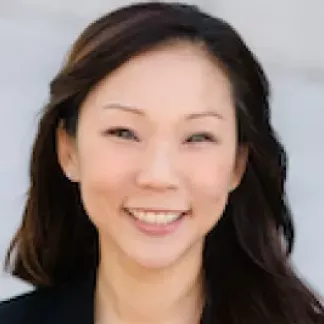 Associate Dean Esther Kwon Headshot