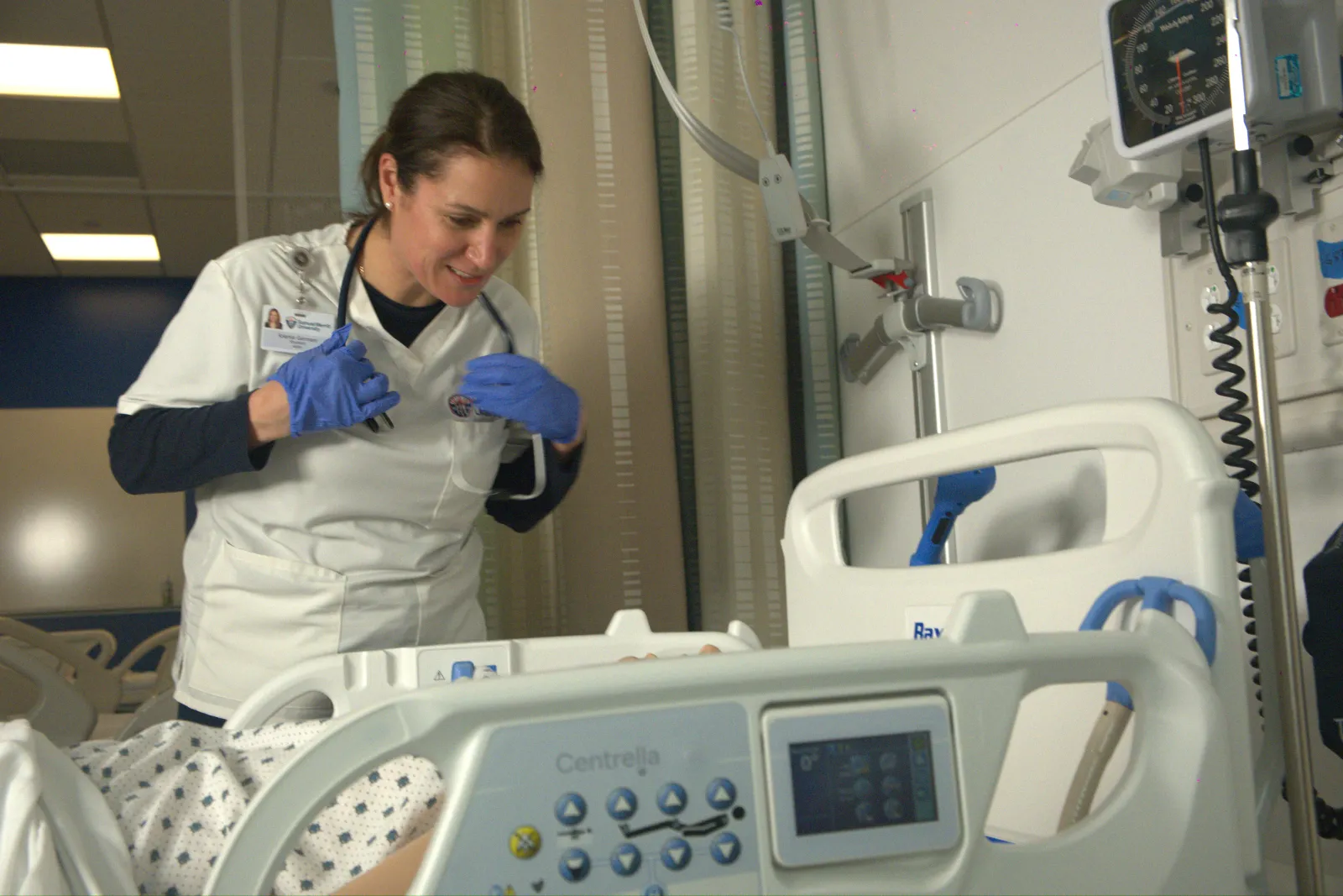 Faculty with Manikin patient