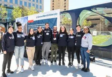 SMU students with President Ching-Hua Wang